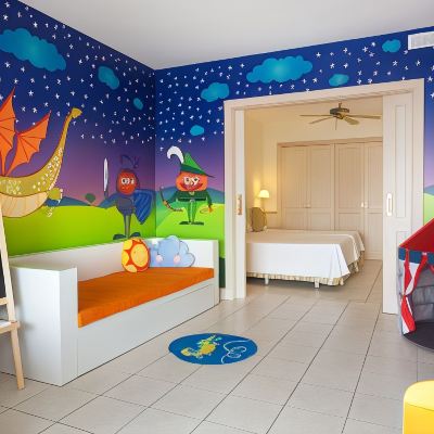 Merlin Room (2 Adults And 1 Child)