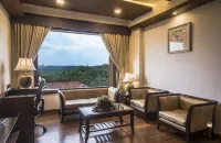 Kpm Tripenta Hotel