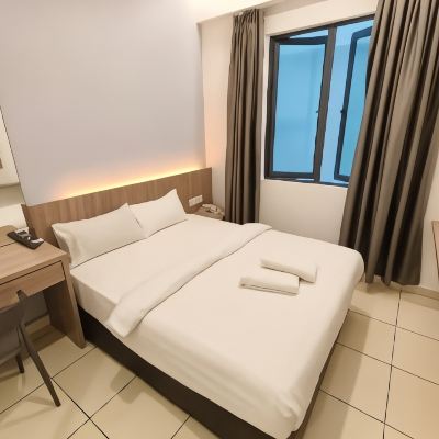 Bilik Queen Standard Kupon Hotel Golden View Nilai
