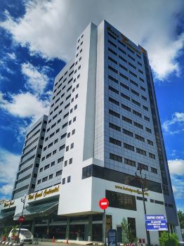ホテル グランド コンチネンタル クチン
