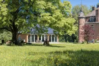 Forest cottage on quiet estate. Close to Pairi Daiza Shape Google Jurbise - Mons  otelleri