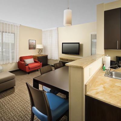 Suite, 2 Bedrooms (Mobility/Hearing Accessible, Tub)