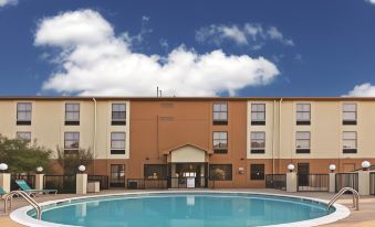 La Quinta Inn & Suites by Wyndham Denison - N. Lake Texoma