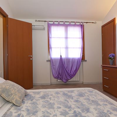 Superior One-Bedroom Apartment