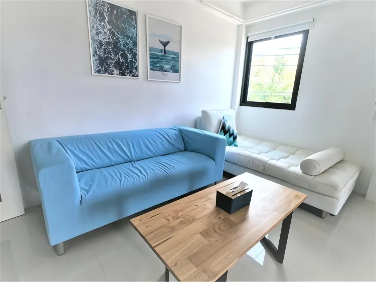 เตียงในห้องพักรวมหญิงแบบ 4 เตียง