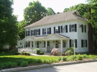 Publick House Historic Inn and Country Motor Lodge Hotel a 