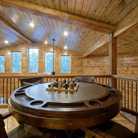 Luxury Cabin with Rustic Charm and Modern Amenities in Broken Bow, Oklahoma. Отели в г. Брокен Боу