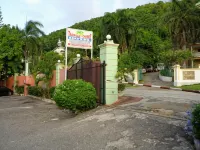 Tropical Court Hotel Hôtels à : 