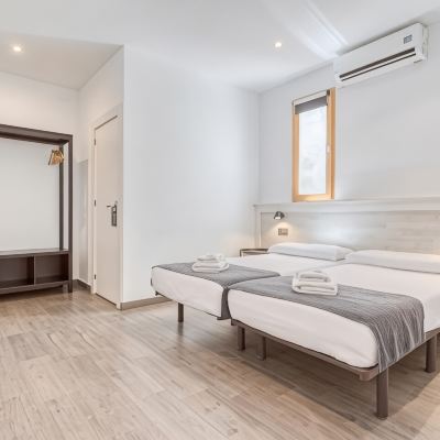 Premium Twin Room, 2 Twin Beds, Non Smoking Hostal Bedmates Promo Code