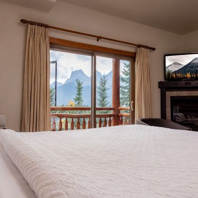 Luxury Chalet A Bear and Bison Country Inn Promo Code