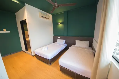 Room V at Jalan Jenang