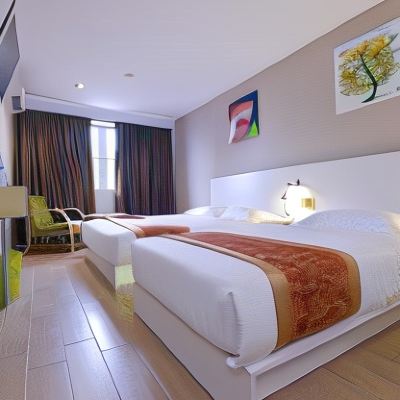 Bilik Deluxe Bertiga Kupon Hotel Pintar