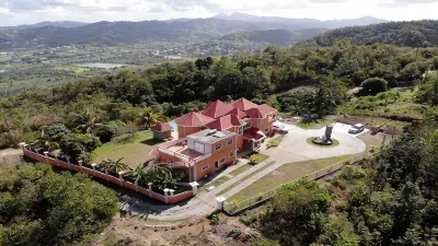 Eden Crest Villa- Peaceful and Comfortable Vacation  호텔