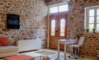 Kyriaki Guesthouse & Suites - Housity