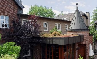 Hotel Josten - Housity