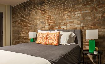 Frontdesk 111 W Main St Apts Downtown Louisville - Housity