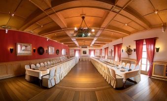 Hotel Zamek Bobolice - Housity