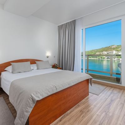 Standard Double or Twin Room with Balcony and Sea View Hotel Vis Promo Code