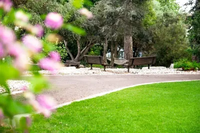 Eden Inn Hotels in 
