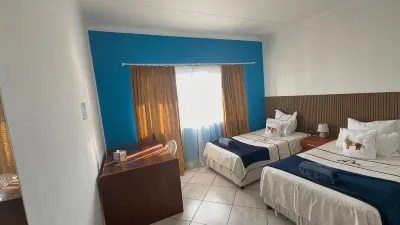 Charming peaceful 2-bedroomed unit with 180 degree panoramic view of Windhoek. Hotele w: 
