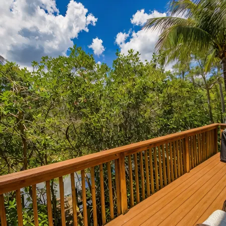 Luxury Key West feel steps from Historic downtown Stuart, minutes from the beach