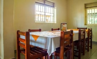 Country Inn Masindi - Housity