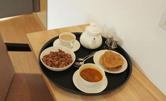 OYO Hotel Madhur Regency - Housity