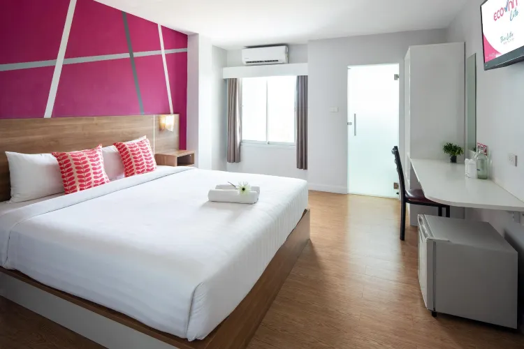Superior King Room With City View-Non-Smoking