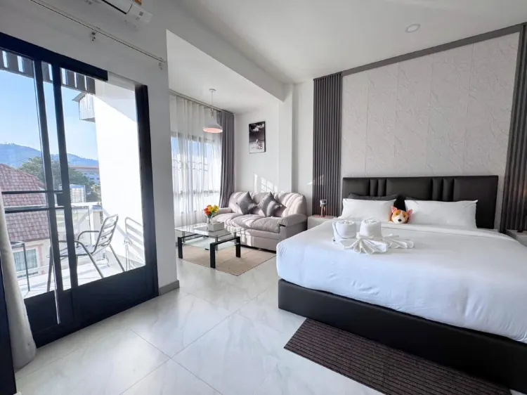 Triple Room-Netflix, With Shower