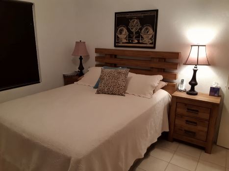 Cozy stand alone cottage with Bermuda Character