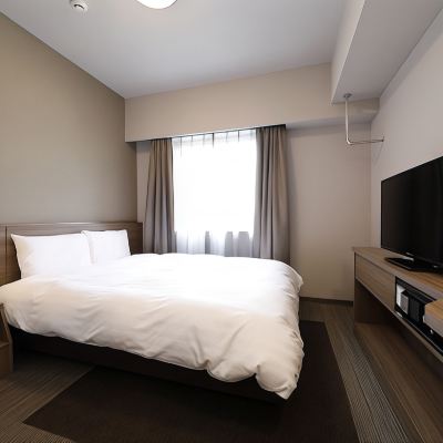Double Room W/4 Nights Non Smoking (No Cleaning)