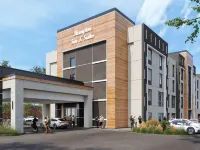 Hampton Inn & Suites by Hilton Montreal-Dorval Hotels in Dorval