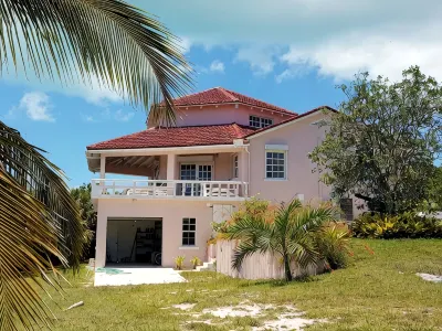 Private Waterfront  Home with 18 Sea Views - 2 Bed / 2Bath Hotels in 