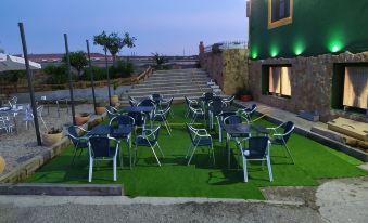 Hostal Catedritos Ibéricos A-5 Km 154 A 5 KM DE OROPESA A 1 KM DE HERRERUELA DE OROPESA - Housity