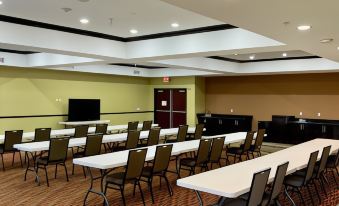 Holiday Inn Express & Suites Alva