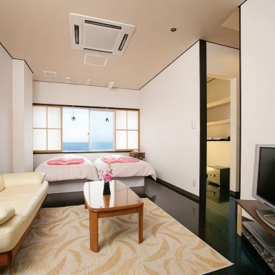 [Non-Smoking] With Ocean View Bath [Invitation Month / Western-Style Room Twin] * There Are Stairs [Twin Room] [Non-Smoking] [Ocean View] 犬吠埼観光ホテル クーポン