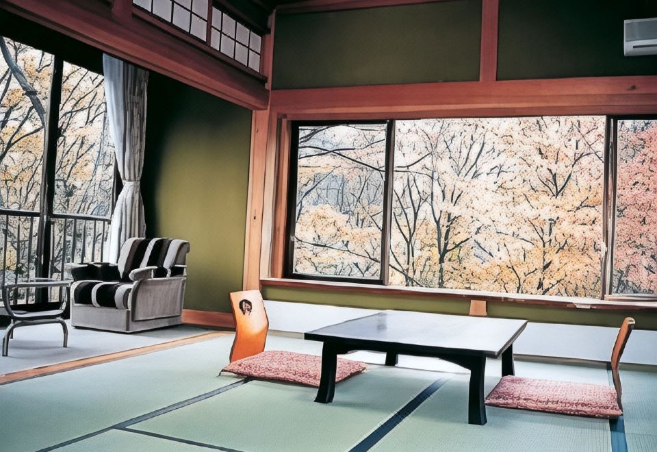 旧翼转角日式带浴室