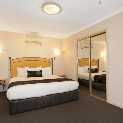 Two Bedroom Deluxe Apartment Melbourne Metropole Central Promo Code