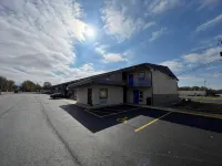 Super 8 by Wyndham Paducah I-24 Exit 4