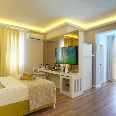 Lake House Family Garden View Room Lyra Resort Promo Code