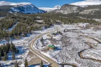 Stunning cabin on 4 acres of land near Breck, mountain views and on-site creek
