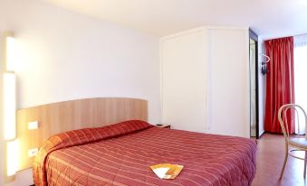 Première Classe Rouen Nord - Bois Guillaume - Housity