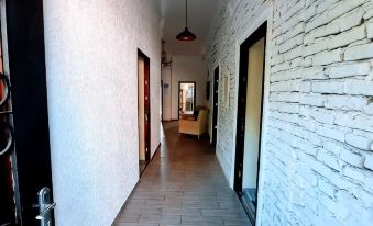 Green Flower Hotel - Housity