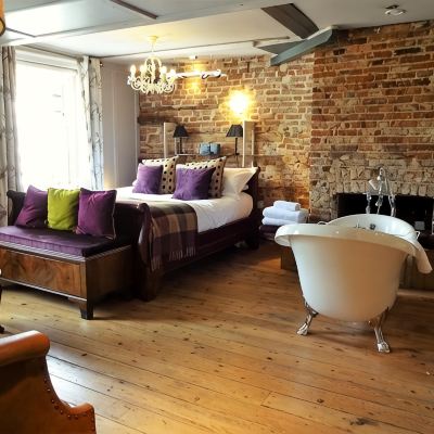 Superior Double Room, Ensuite (King) The Wellington Promo Code