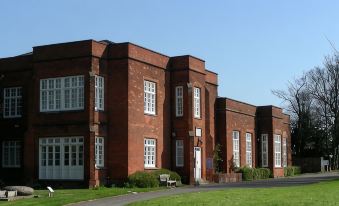 The Cricketers Clavering - Housity