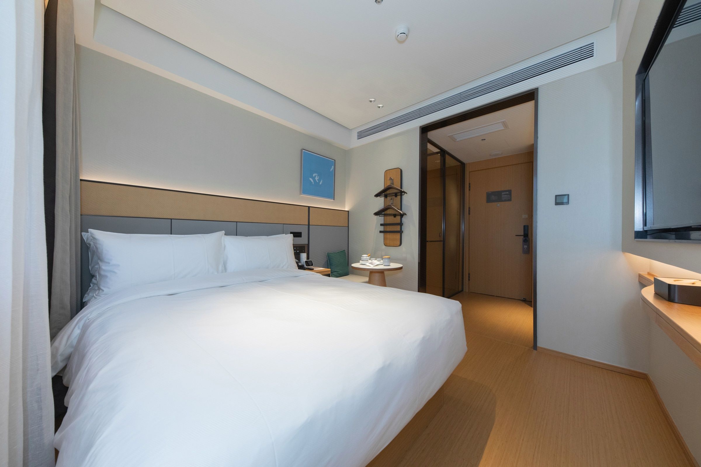 大床房（全明窗+手机投屏+M3记忆枕+金可儿床垫）