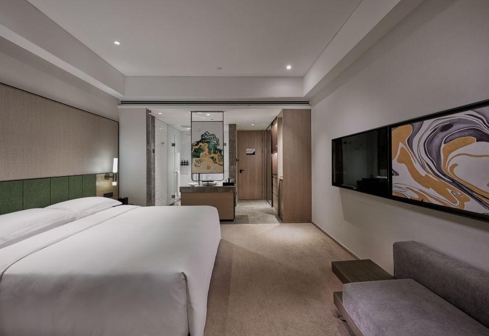 標準大床房（域景）