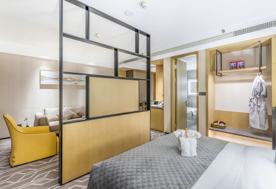 行政大床房（水系花园景观+80支贡缎床品+金可儿床垫）