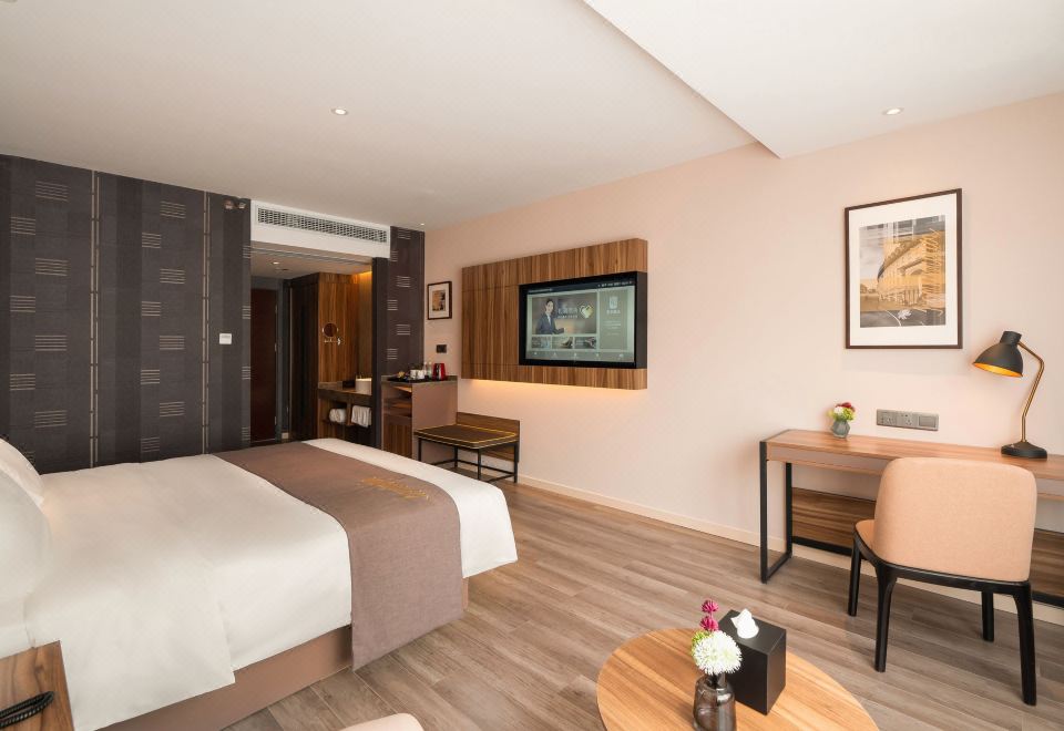 商务大床房【英伦风格，55寸可投屏电视】