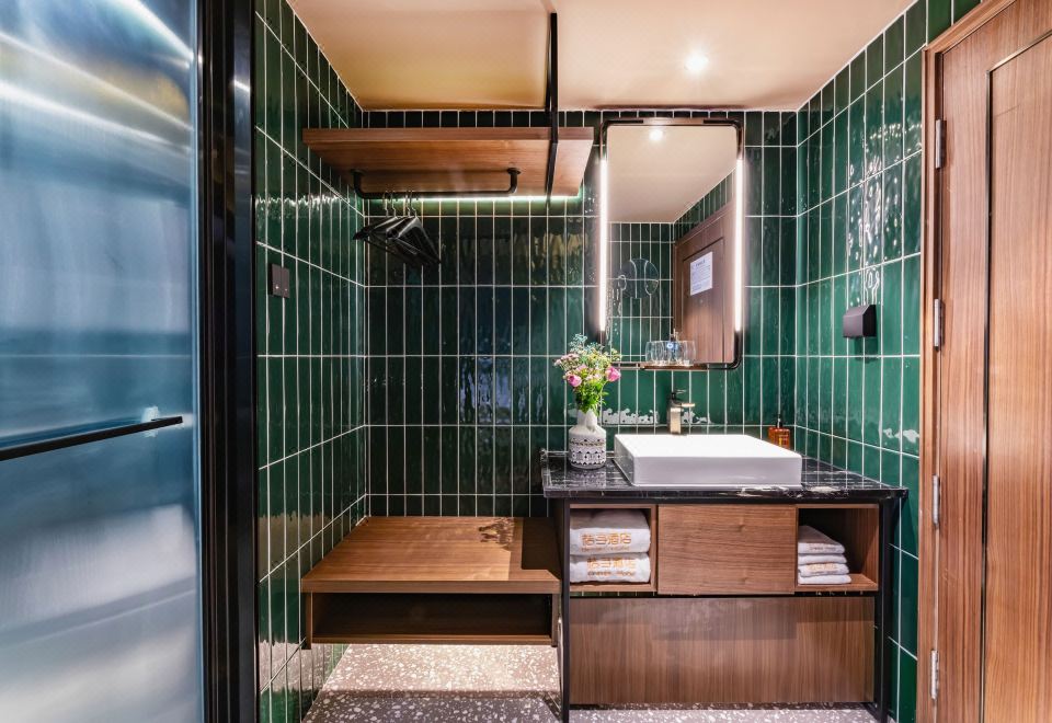 精选大床房（智能客控+投屏电视+智能马桶）